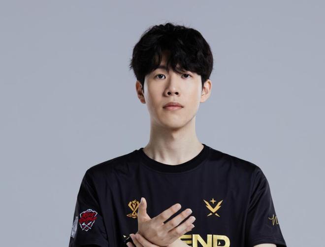 球迷瞩目的 球迷瞩目的