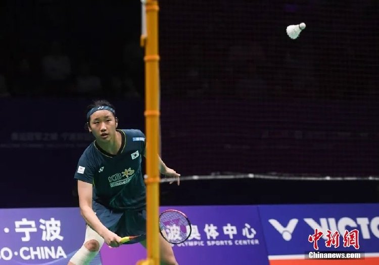 正在追寻突 正在追寻突