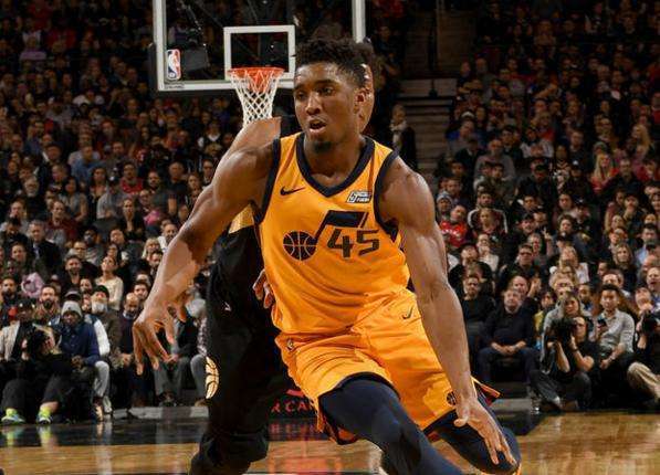 都是足球迷 都是足球迷